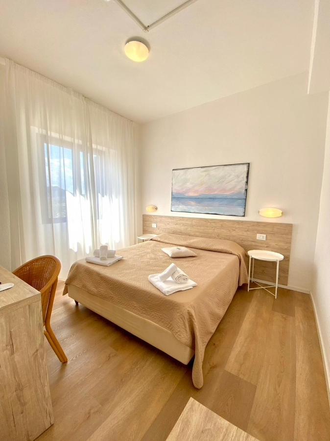 Hotel Onda Marina San Teodoro  Exteriör bild
